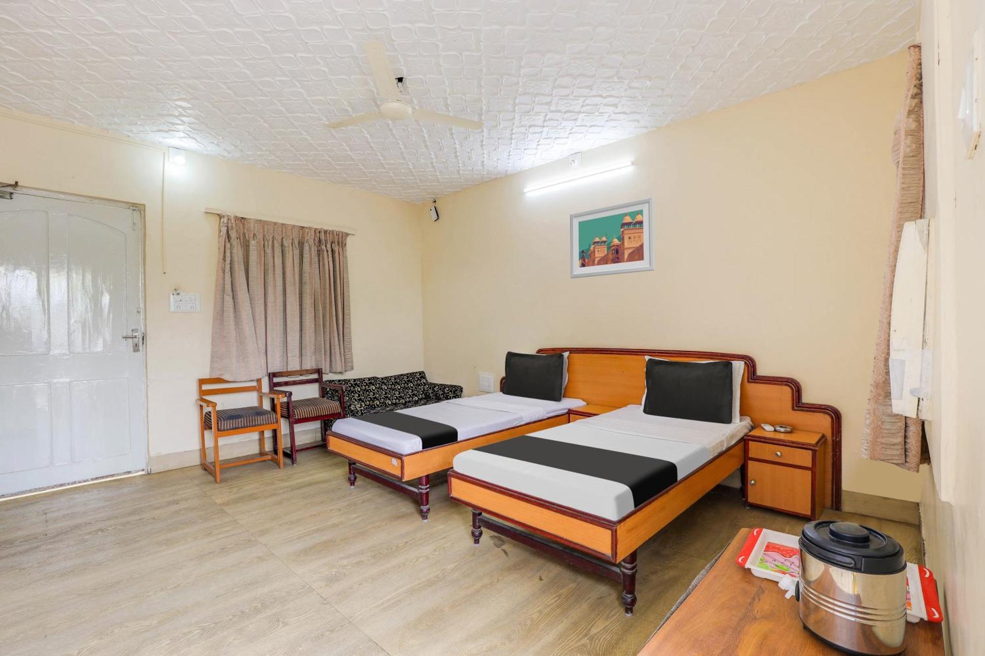 Hotel O Ellis Ahmedabad Ngoại thất bức ảnh