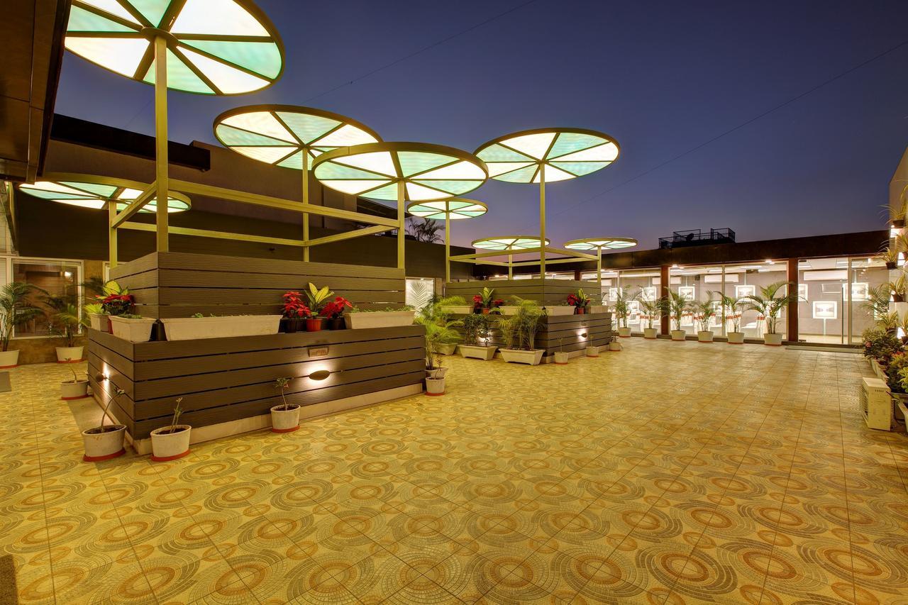 Hotel O Ellis Ahmedabad Ngoại thất bức ảnh