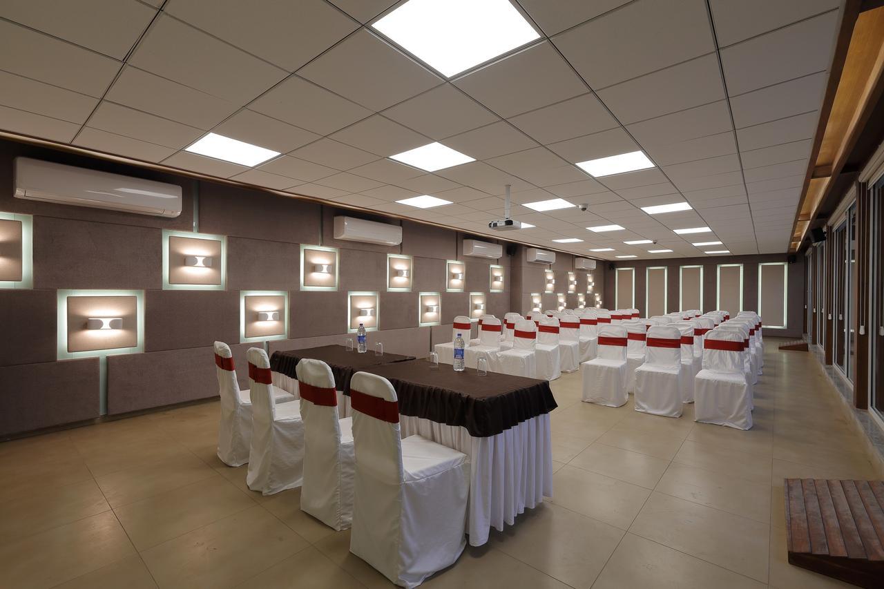 Hotel O Ellis Ahmedabad Ngoại thất bức ảnh