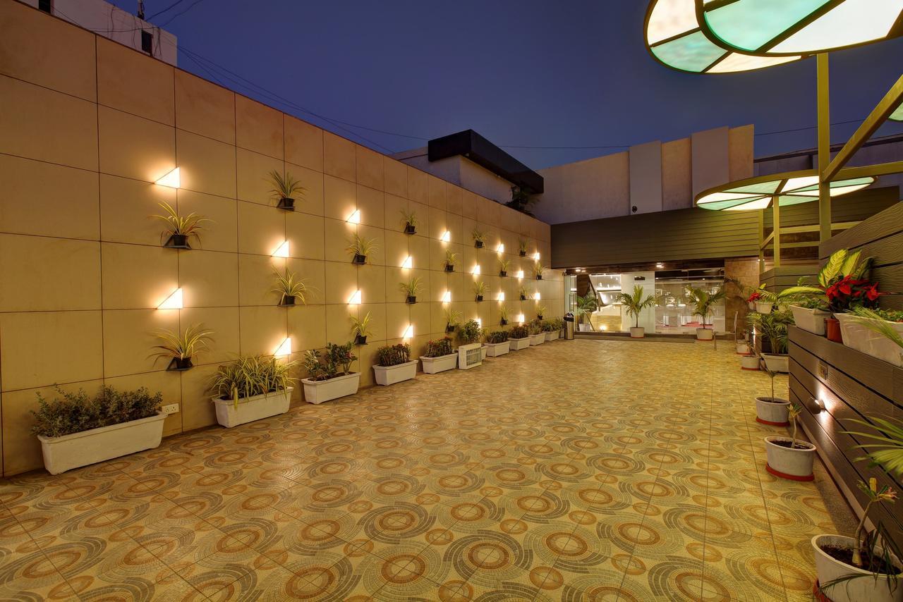 Hotel O Ellis Ahmedabad Ngoại thất bức ảnh