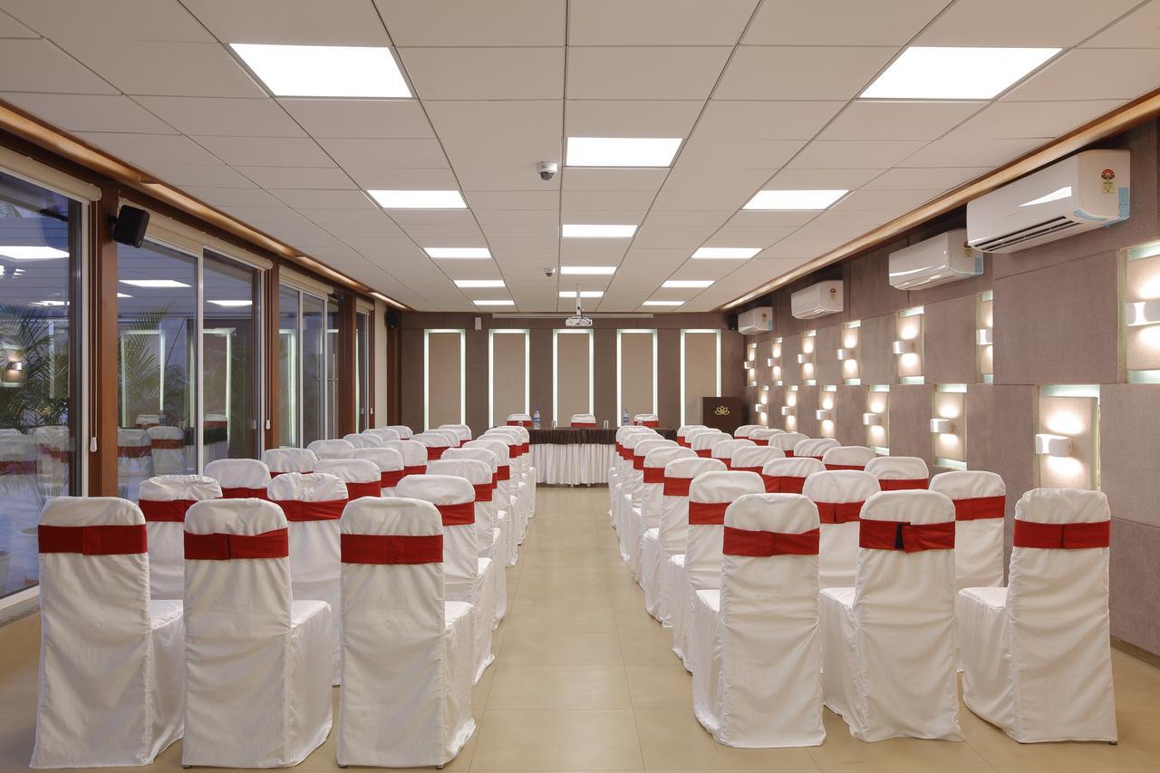 Hotel O Ellis Ahmedabad Ngoại thất bức ảnh
